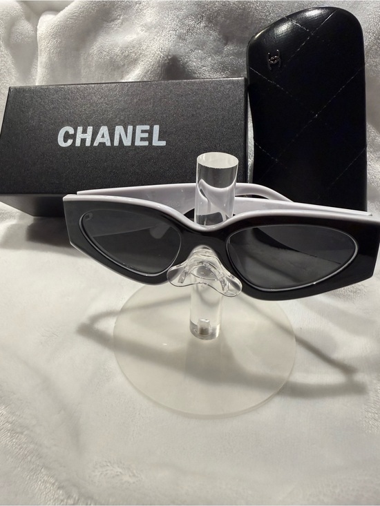 CHANEL Accessories - CHANEL Black and White Cat-Eye Sunglasses with Dark Lenses